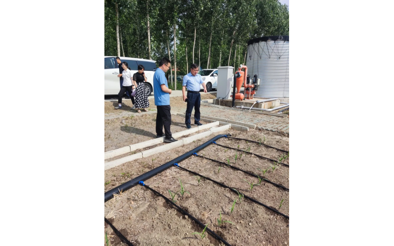 Wan Weidong and his delegation went to Runnong Water-Saving for research.